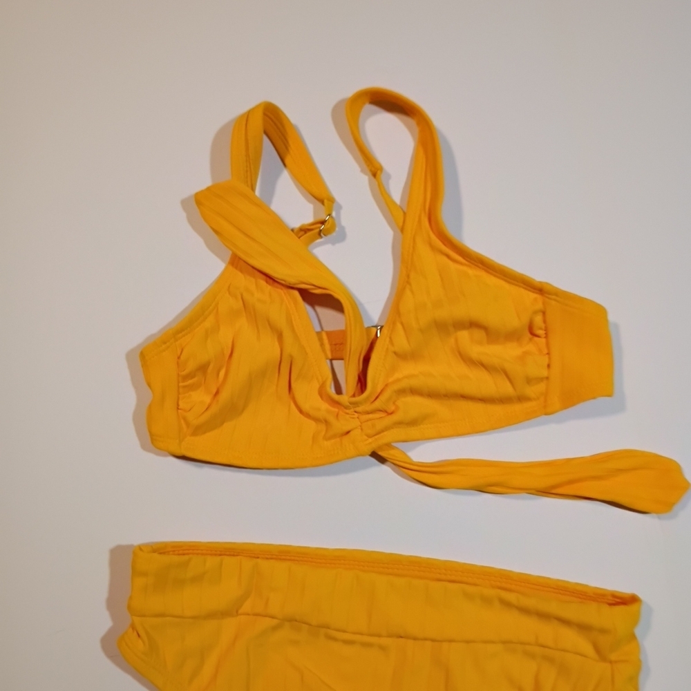 Xhilaration Bright Yellow Bikini Top - Picture 3 of 8